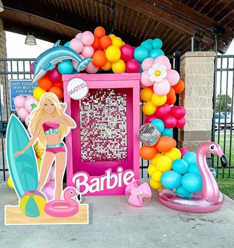 Barbie Pop Star, Life Size Doll, Barbie Decorations, Barbie Pool Party, Barbie Malibu, Barbie Beach, Barbie Party Decorations, Pool Party Themes, Barbie Theme Party