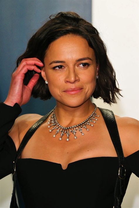 Michelle Rodriguez Age and Height 2023 Monica Bellucci, Christina Hendricks, Michelle Rodriguez, Dom And Letty, Celebrity Travel, Vanity Fair Oscar Party, Celebrity Babies, Hollywood Fashion, Old Actress