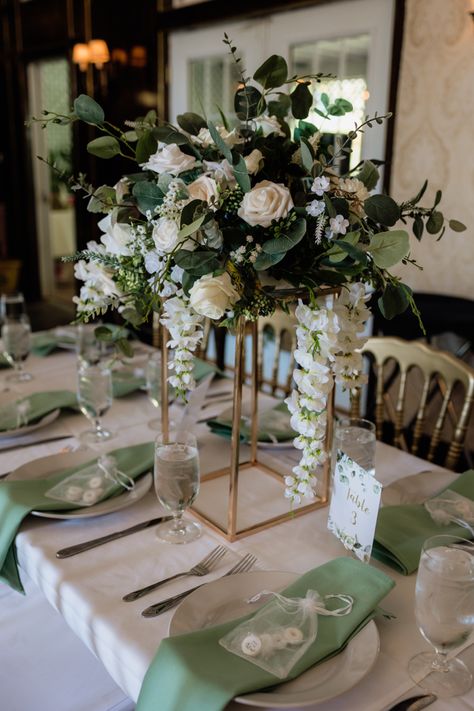 Sage Green And Grey Wedding Centerpieces, Natal, Sage Green And Gold Wedding Theme Centerpieces, Wedding Sage Green Decor, Sage Green Wedding Rustic Table Settings, Gold Table Settings Wedding, Sage Wedding Reception Decor, Sage Green Wedding Circle Table Setting, Ivory And Sage Wedding Table Setting