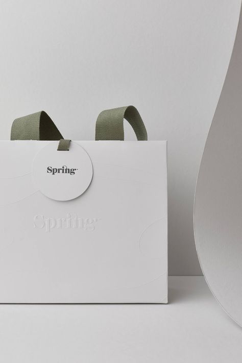 Spring Spa – Packaging Of The World Green Packaging, Packaging Design Ideas, Jewelry Packaging Design, Shopping Bag Design, Paper Bag Design, Luxury Packaging Design, Fancy Packaging, Spring Spa, Retail Bags