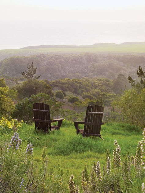 Log Houses, Country Life, Relaxing View, Peaceful Places, Lush Garden, The Meadows, Belle Photo, Life Is Beautiful, Secret Garden