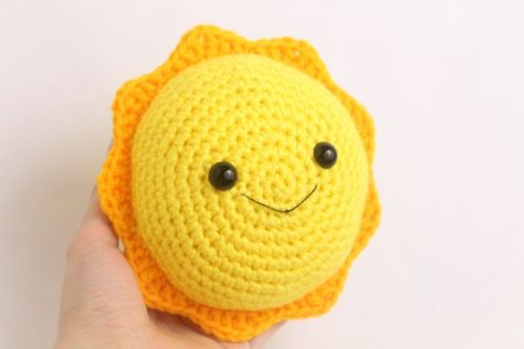 Sun Amigurumi - Free Crochet Pattern - StringyDingDing Fimo, Amigurumi Patterns, Sun Amigurumi Free Pattern, Crochet Sun Pattern, Sun Amigurumi, Crochet Medallion, Sun Crochet, Crochet Fall Decor, Owl Crochet Patterns