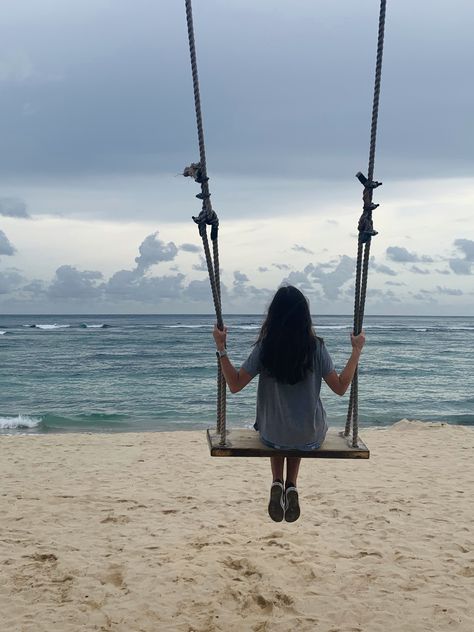 Bali Nusa Dua, Nusa Dua, Beach Photography Poses, I Love The Beach, Beautiful Figure, Photo Style, Beach Lovers, Photo Styling, Porch Swing