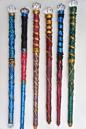 "With a cocktail in one hand and a wand in the other I can  rule the world." ~ I want a magic wand! I've already got the cocktail/wine covered. Lol Harry Potter Wands, Pagan Crafts, Anniversaire Harry Potter, Theme Harry Potter, Diy Wand, Harry Potter Birthday Party, Harry Potter Wand, Witchy Crafts, Fairy Wands