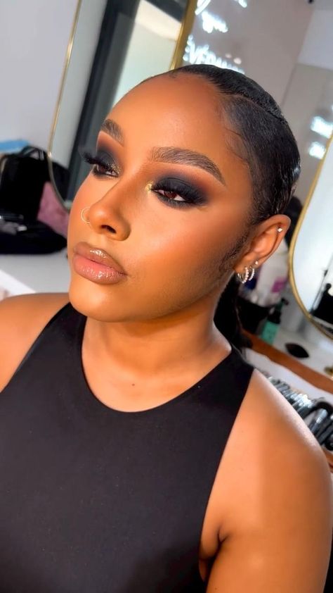 Eyeshadow Looks Smokey Eye, Eyeshadow Looks Smokey, Makeup Eyeshadow Looks, Black Smokey Eye Makeup, Maquillage Yeux Cut Crease, Face Beat Makeup, Brown Girls Makeup, Makeup For Black Skin, Brown Skin Makeup