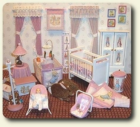 Mini Nursery, Miniature Nursery, Dollhouse Nursery, Baby Doll Nursery, Barbie Miniatures, Vitrine Miniature, Dollhouse Bedroom, Barbie Dolls Diy, Miniatures Dollhouse