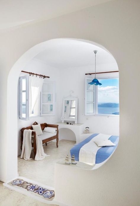 Imerovigli Santorini, Santorini House, Greek Decor, Cave Hotel, Santorini Hotels, Haus Am See, Built In Bed, Photo Room, Soundproof Room