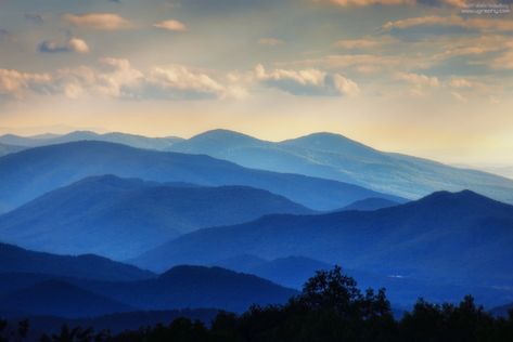 Landscapes With Mountains, Blue Ridge Mountains Art, Painting Mountains, Virginia Mountains, Photos Black And White, Virginia Vacation, The Virginian, Smokey Mountains, Mountain Art