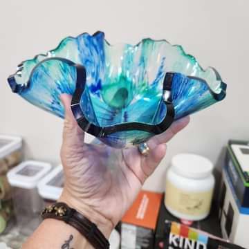 Epoxy resin for beginners | I finally got to demold my first bowl | Facebook Epoxy Bowl Diy, Epoxy Resin Bowls, Resin Bowl Ideas, Diy Resin Art For Beginners, Resin Bowls Diy How To Make, Diy Resin Bowl, Resin For Beginners, Resin Bowls, Resin Bowl