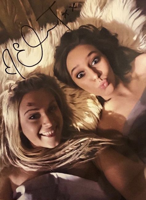 Elycia bed selfie Clarke X Lexa, Clarke E Lexa, Bed Selfie, Lexa E Clarke, Murphy The 100, Commander Lexa, The 100 Characters, Lexa Y Clarke, Alycia Jasmin Debnam Carey
