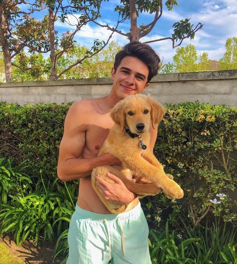 #brent rivera..#mrbrent ❤.#dogs ..#cuteboys Male Youtubers, Brent Rivera, New Best Friend, Most Beautiful Man, Nature Photos, Celebrity Crush, Youtubers, Best Friend, Golden Retriever