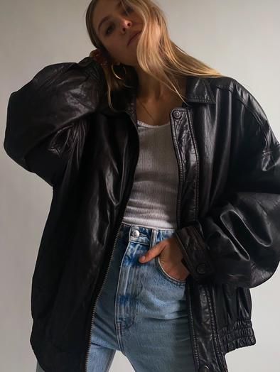 Leather Jacket Vintage, Alledaagse Outfits, Mode Hipster, Jacket Outfit Women, Womens Jackets Casual, Leather Jacket Style, 90's Fashion, Leather Jacket Outfits, Real Leather Jacket