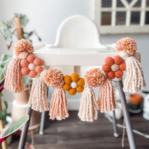 Tela, Diy 1st Birthday Highchair Banner, Boho Pom Pom Garland, Diy Highchair Birthday Banner Ribbon, Decorated High Chair, 1st Birthday High Chair Decorations, High Chair Decorations 1st Birthday, Diy High Chair Banner, Boho Tassel Garland