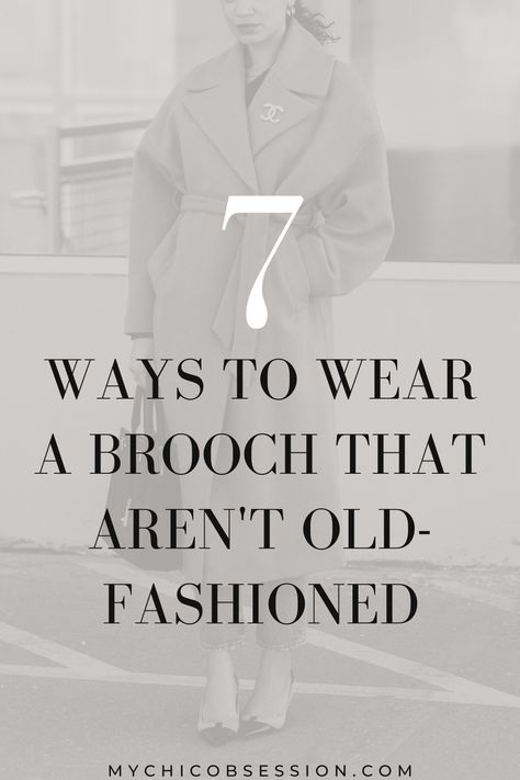 Wear A Brooch, Scarf Wearing Styles, Outfit Hiking, Sparkly Accessories, Black Russian, Chanel Brooch, Diy Clothes And Shoes, Ways To Wear A Scarf, How To Wear A Scarf