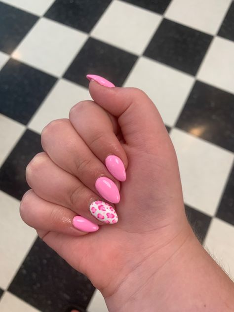 Pink Lepord Nails Leopard Prints, Cute Nail Designs Glitter, Pink Leopard Nails Almond, Pink And White Cheetah Nails, Easy Cheetah Nails, Cute Leopard Print Nails, Cheetah Print Tip Nails, Valentine Cheetah Nails, Pink Leaped Print Nails