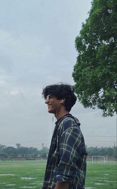 South East Asian Boy, Indian Handsome Men, Attractive Indian Men, Hispanic Men Aesthetic, Handsome Indian Guy, Cute Indian Guy, Indian Aesthetic Boy, Brown Guys Indian, Indian Guy Aesthetic