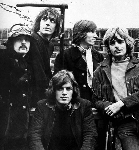 Pity Alvarez, Pink Floyd Images, Pink Floyd Members, Pink Floyd Poster, Syd Barrett, The Velvet Underground, Comfortably Numb, Moon Pink, Richard Williams