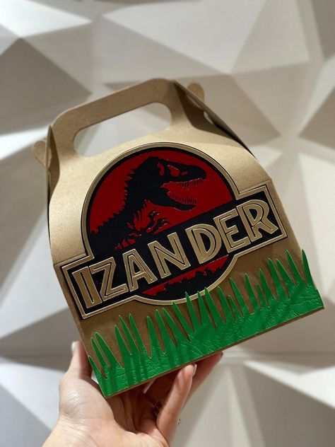 Jurassic Park Party Food, Jurassic World Party Decorations, Jurassic World Party, Festa Jurassic Park, Jurassic Park Birthday Party, Dinosaur Birthday Theme, Jurassic Park Party, Jurassic Park Birthday, Dinosaur Birthday Party Decorations
