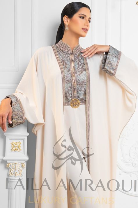 Abaya For Men, Caftan Outfit, Hilarious Dogs, Moroccan Clothing, Mode Kimono, Moroccan Fashion, Muslim Women Fashion, Batik Fashion, Moroccan Dress