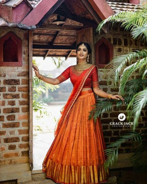 South Indian Half Saree Look, South Indian Dress Traditional, New Trend Lehenga Designs, Crop Top Lehengas, Kanjeevaram Lehenga, South Indian Lehenga, Simple Lehenga Designs, Partywear Gown, Lehenga Saree Design
