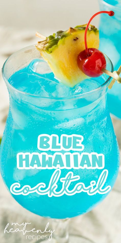 Beach Drinks Alcohol, Alcoholic Drinks With Pineapple Juice, Pineapple Malibu, Blue Alcoholic Drinks, Blue Curacao Drinks, Curacao Drink, Blue Hawaiian Cocktail, Drinks With Pineapple Juice, Hawaiian Drinks