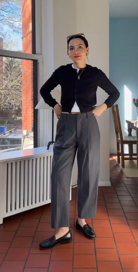 more in the telegram Dress Pants Teacher Outfit, Super Business Casual, Korean Workwear Women, Copenhagen Business Casual, Gray And Navy Outfits For Women, Navy Slacks Outfit Women Work Attire, Work Fashion Outfits, Fancy Professional Outfits, Intern Business Casual