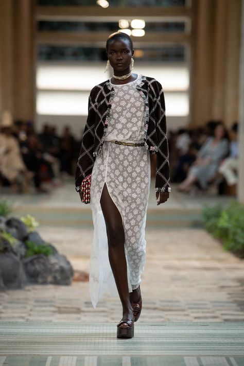 Chanel Pre-Fall 2023 Collection | Vogue Couture, Chanel Airport, Pre Fall 2023, Moda Chanel, Mode Chanel, Chanel Dress, Fashion Chanel, Chanel Official, Chanel Official Website