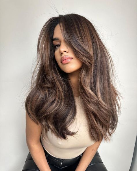 The 2024 Hair Color Trends Range From Bold To Low-Maintenance Dark Magohany Brown Hair, Subtle Layers, Brown Hair Trends, Hottest Haircuts, Brown Hair Looks, Popular Hair Color, Brown Hair Inspo, Vlasové Trendy, Brunette Hair With Highlights