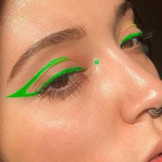 Pinterest - Minimal Neon Green Graphic Eyeliner | Inspo | ShopLook Makeup Verde, Purple Eyeliner, Eyeliner For Hooded Eyes, Pink Eyeliner, Green Eyeliner, Eyeliner For Beginners, Neon Makeup, Rave Makeup, Graphic Eyeliner