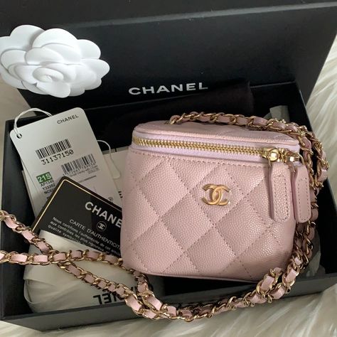 Chanel Small Bag, Chanel Mini Bag, Tas Branded, Channel Bags, Luxury Bags Collection, Vanity Bag, Chanel Mini, Girly Bags, Fancy Bags