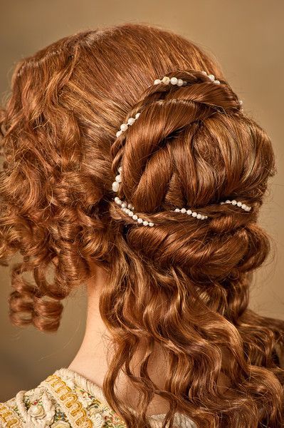 Renaissance - allisonlowery Royal Braided Hairstyles, Fantasy Updo Hairstyles, Medieval Braids, Roman Hair, Couture Dior, Historical Hairstyles, Medieval Hairstyles, Victorian Hairstyles, Hairstyles Updo