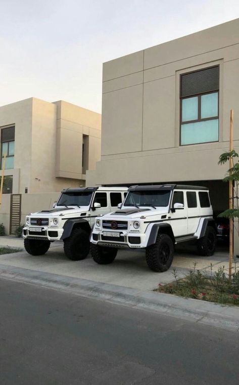 Bentley Auto, Mercedes Classic, Mercedes G Wagon, Lux Cars, Mercedes G, Car Goals, Bmw I8, Mercedes Car, Mercedes Benz Cars