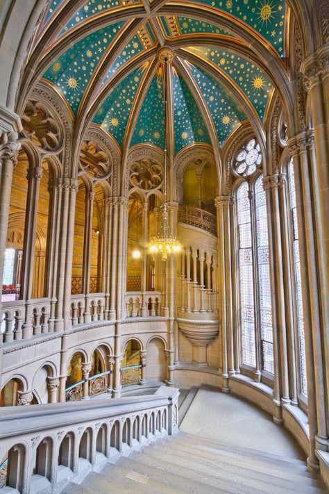 Gothic Staircase, Manchester Town Hall, Liverpool Home, Bg Design, Genius Loci, Liverpool City, Liverpool England, Photo New, Gothic Architecture