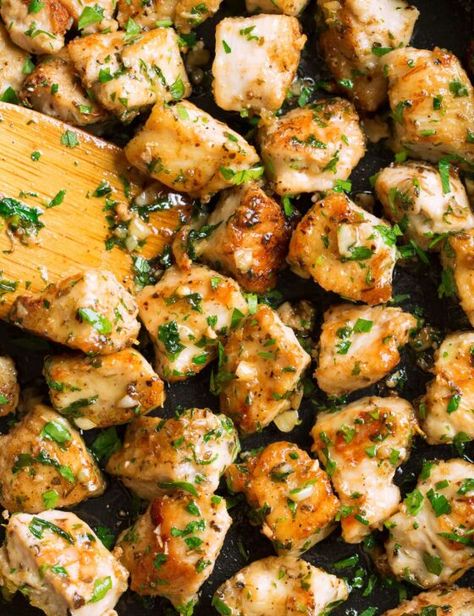 Italian Chicken Skillet Recipes, Basic Recipes Dinner, Chicken Cubes Recipes Easy, Chicken Cut Up Recipes, Few Ingredient Chicken Recipes, Chicken Bites Recipes Easy, Chicken Breast Pieces Recipes, Easy Chicken Bites Recipes, Chicken Cubed Recipes