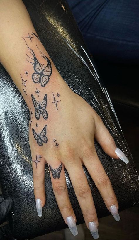 Graceful Tattoo, Tato Paha, Girly Tattoo, Full Hand Tattoo, Tato Jari, Butterfly Hand Tattoo, Skeleton Hand Tattoo, Pretty Hand Tattoos, Hand And Finger Tattoos