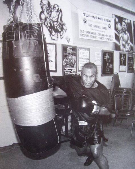 While Mike Tyson was running at 4:30 am a reporter asked him: Why are you running so early? Then he replied confidently:  Because I know that while I train  my opponent is still sleeping. #dowhattheywont // athorganics.com Jiu Jutsu, Mighty Mike, Mike Tyson Boxing, Boxing Images, Muhammed Ali, Boxing Posters, Boxing History, Boxing Champions, Mma Boxing