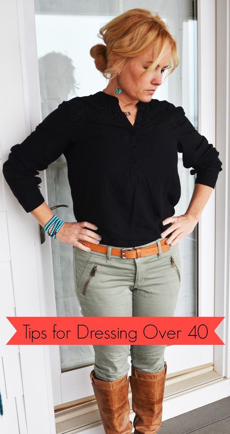 This post is chocked full of practical tips for dressing yourself, especially for women in their 30's and 40's.  There's are links to my very favorite pieces, including the fitted TANK top that changed my life!  It's also part 2 of a post on how to get your closet organized! via lifengrace Women In Their 40s, Closet Organized, Fitted Tank Top, Mode Tips, Mode Casual, Fashion Over 40, Womens Fashion For Work, Fashion Over 50, Marchesa