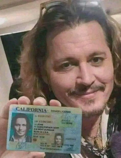 Kawaii, Johnny Depp Being Funny, Funny Johnny Depp Pictures, Johnny Depp 2024, Johnny Depp News, Best Friend Sketches, Johnny Depp Funny, Viper Room, Johnny Depp Wallpaper