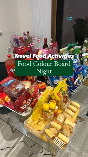 Essen, Colour Charcuterie Boards, Colour Board Party Food, Bring Your Own Board Party Colour, Blue Foods For Party Basket, Color Theme Party Trays, Colour Boards Food, Yellow Snack Board, Bring A Colour Board Party