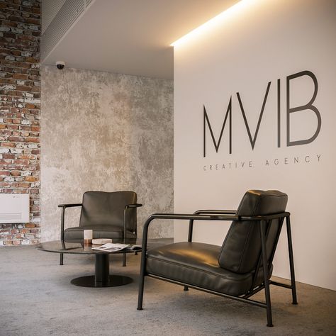 MVIB Creative Agency Office on Behance Office Conference Room Wall Art, Office Business Design, Industrial Real Estate Office, Front Lobby Ideas, Office Design Industrial Modern, Modern Construction Office Design, Industrial Office Aesthetic, Lobby Waiting Area Design, Commercial Building Interior Design