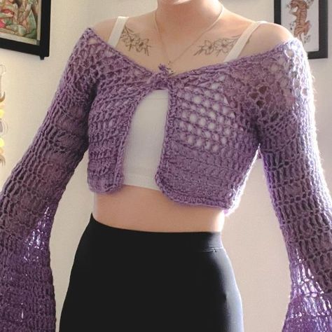 Croquis, Crochet Long Sleeved Top Pattern, Purple Crochet Top Outfit, Crochet Cardagin, Lavender Crochet Cardigan, Purple Crochet Outfit, Crochet Purple Cardigan, Lavender Crochet Top, Crochet Ideas Purple