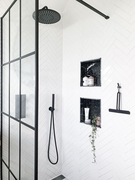 White Tile Bathroom Black Fixtures, Bathroom Ideas Black Details, Contrast Shower Niche, Black Ensuite Bathroom Ideas, Black And White Wetroom, Small Bathroom Black Accents, White Shower Black Hardware, Marble Shower With Black Fixtures, Ensuite Bathroom Black Fixtures