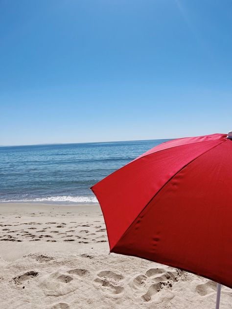 Red Beach Aesthetic, Red Beach Umbrella, July Background, Beach Red, Calm Ocean, Peaceful Day, Beach Things, Waves Sea, Red Beach