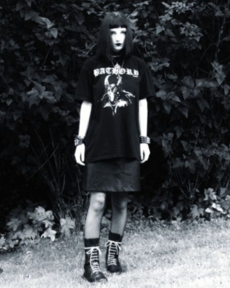 black metal metalhead dark fashion style Metalhead Woman Outfits, Goth T Shirt Outfit, Metalhead Dress, Metal Head Outfits Girl, Metal Shirt Outfit, Black Metal Aesthetic Outfit, Female Metalhead Outfit, Metalhead Summer Outfits, Casual Metalhead Outfit