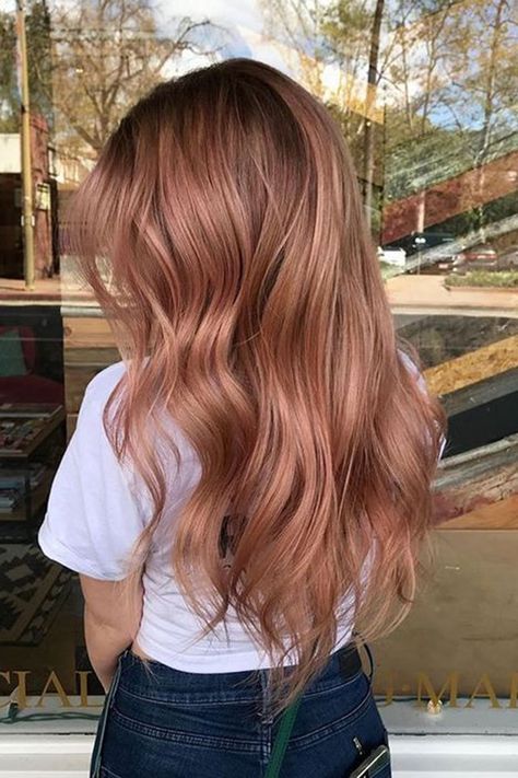 Rose Gold Brown Hair, Gold Brown Hair, Brown Hair Colour, Rose Gold Hair Blonde, Gold Hair Colors, Hair Color Rose Gold, Peach Hair, Vlasové Trendy, Rose Gold Brown