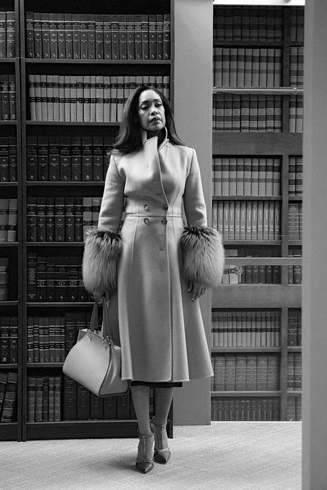 Suits Series Outfits Jessica, Jessica Pearson Outfits Suit Fashion, Gina Torres Suits Fashion, Women Politician Fashion, Suits Outfits Jessica, Jessica Pierson Suits Outfits, Jessica Suits Outfits, Suits Series Outfits, Black Woman Lawyer Aesthetic