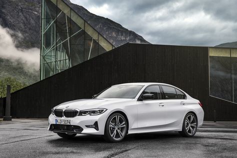 The 2019 BMW 3 Series Comes to Paris with a Lighter Footprint, Wider Track, and Longer Wheelbase Matte Black Bmw, Bmw White, E90 Bmw, Bmw Convertible, Serie Bmw, Bmw Interior, Bmw 320d, Bmw Black, Bmw Accessories