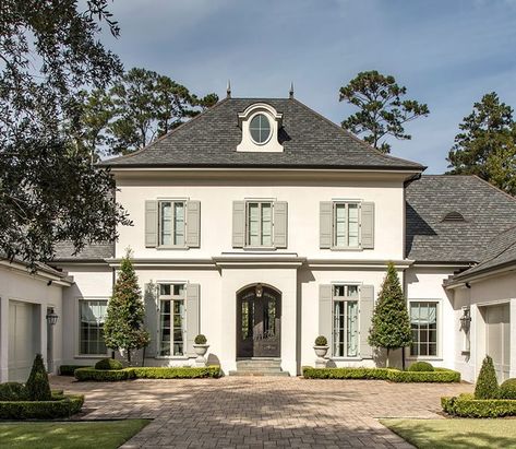 Modern French Country Exterior, French Chateau House, French Chateau Exterior, Modern French Chateau, Modern Chateau, Manor Exterior, French Chateau Style Homes, French Modern Home, French Chateau Homes