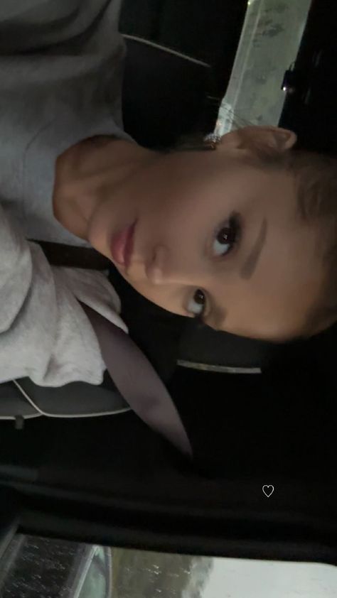 Ariana Grande Selfie, Someone Like U, Ariana Grande News, Ariana Instagram, Frankie Grande, Ariana Grande Perfume, Ponytail Girl, Camera Tattoo, Sam & Cat