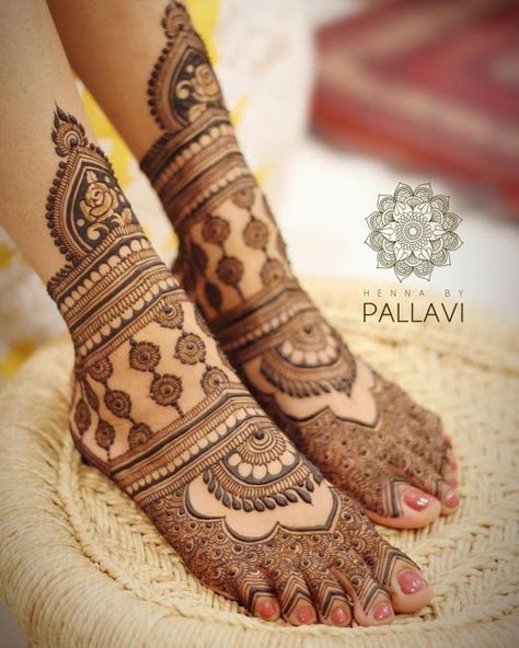 90 Beautiful Leg Mehndi Designs for every occasion || Henna patterns for Feet | Bling Sparkle Pie, Mehndi Designs Finger, Leg Mehendi Design, Henna Hand Designs, Mehendi Simple, Wedding Henna Designs, Mehendi Night, Rajasthani Mehndi Designs, Mehendhi Designs